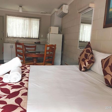 קאווס Coachman Motel And Holiday Units חדר תמונה