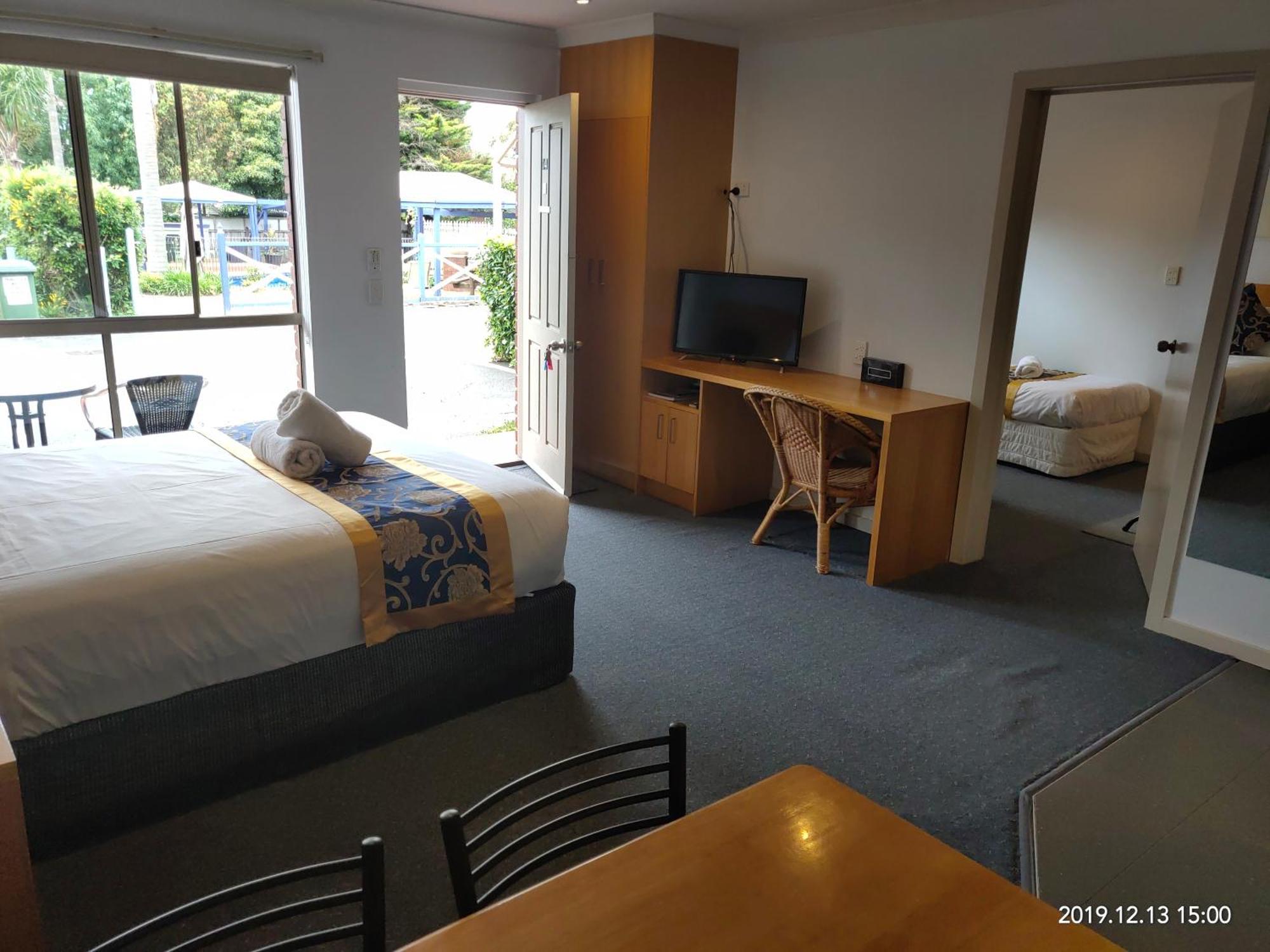 קאווס Coachman Motel And Holiday Units חדר תמונה