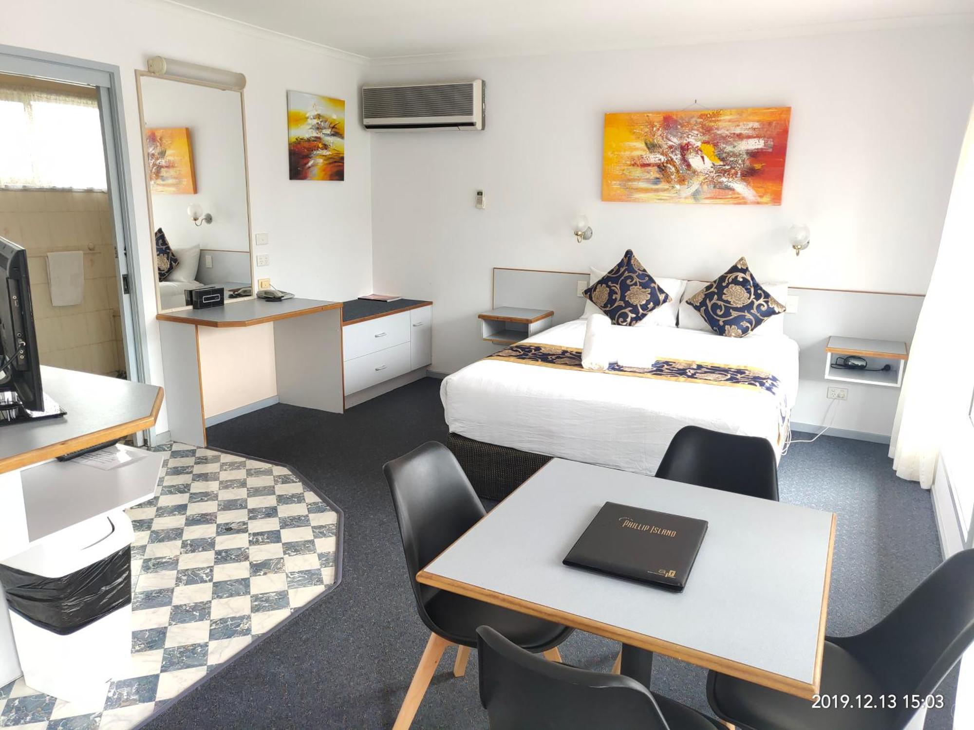 קאווס Coachman Motel And Holiday Units חדר תמונה